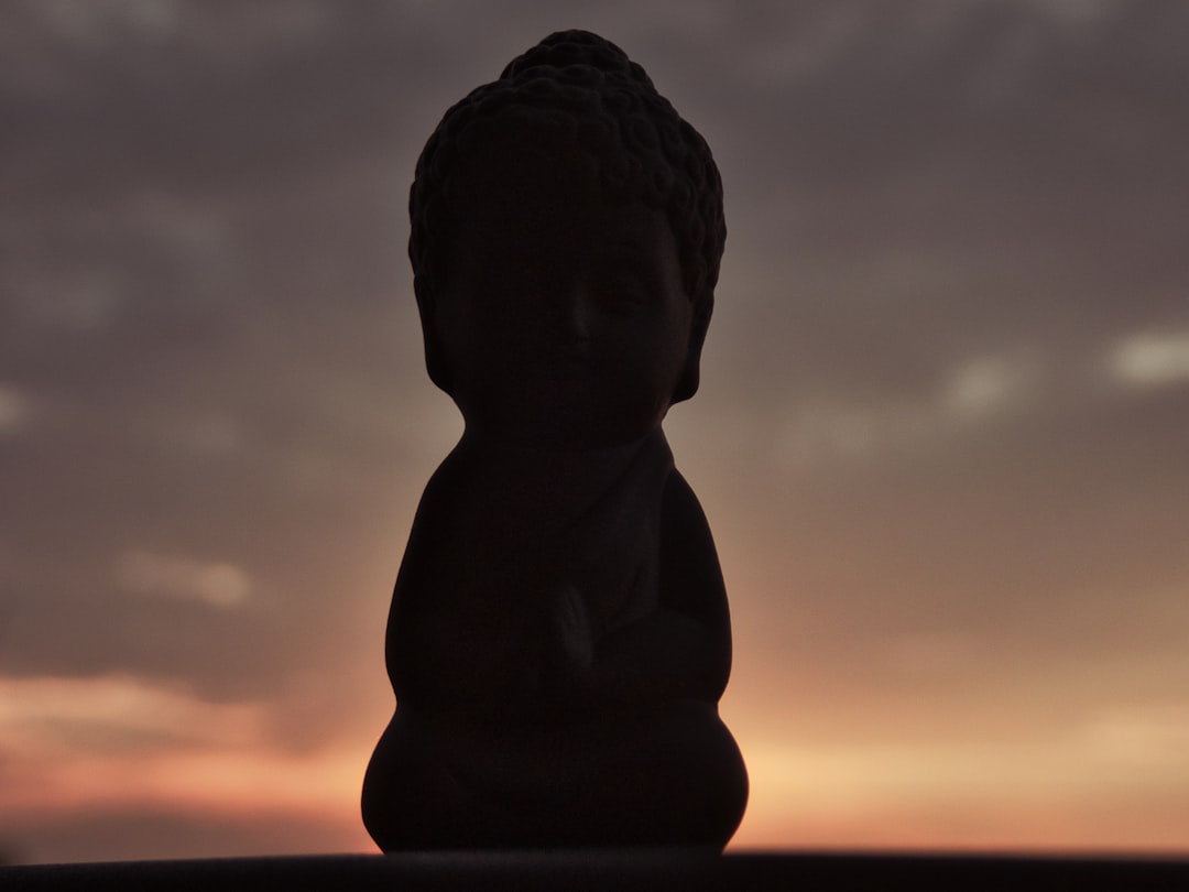 photo-1631962758485-3fd6ab86e14a